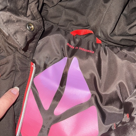 American Eagle Brown Puffer Vest - Picture 2 of 4